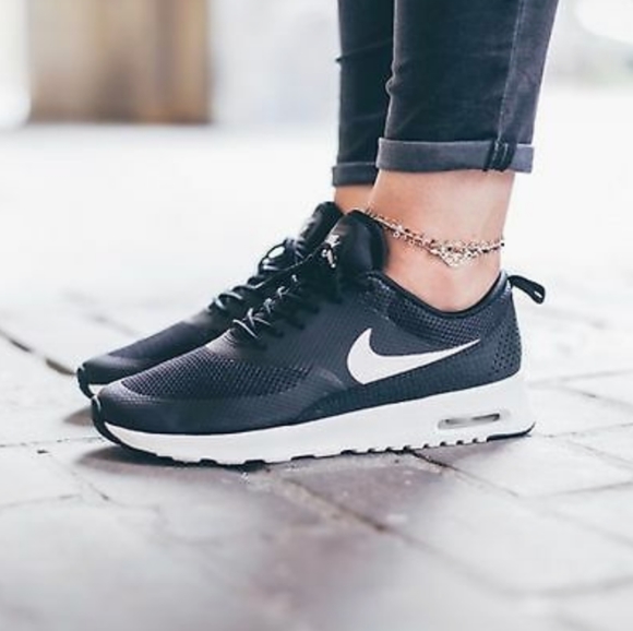 air max thea black and white